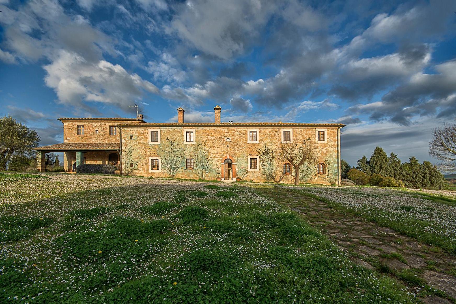 Agriturismo Le Sorbelle D'Orcia Con Piscina 피엔자 외부 사진