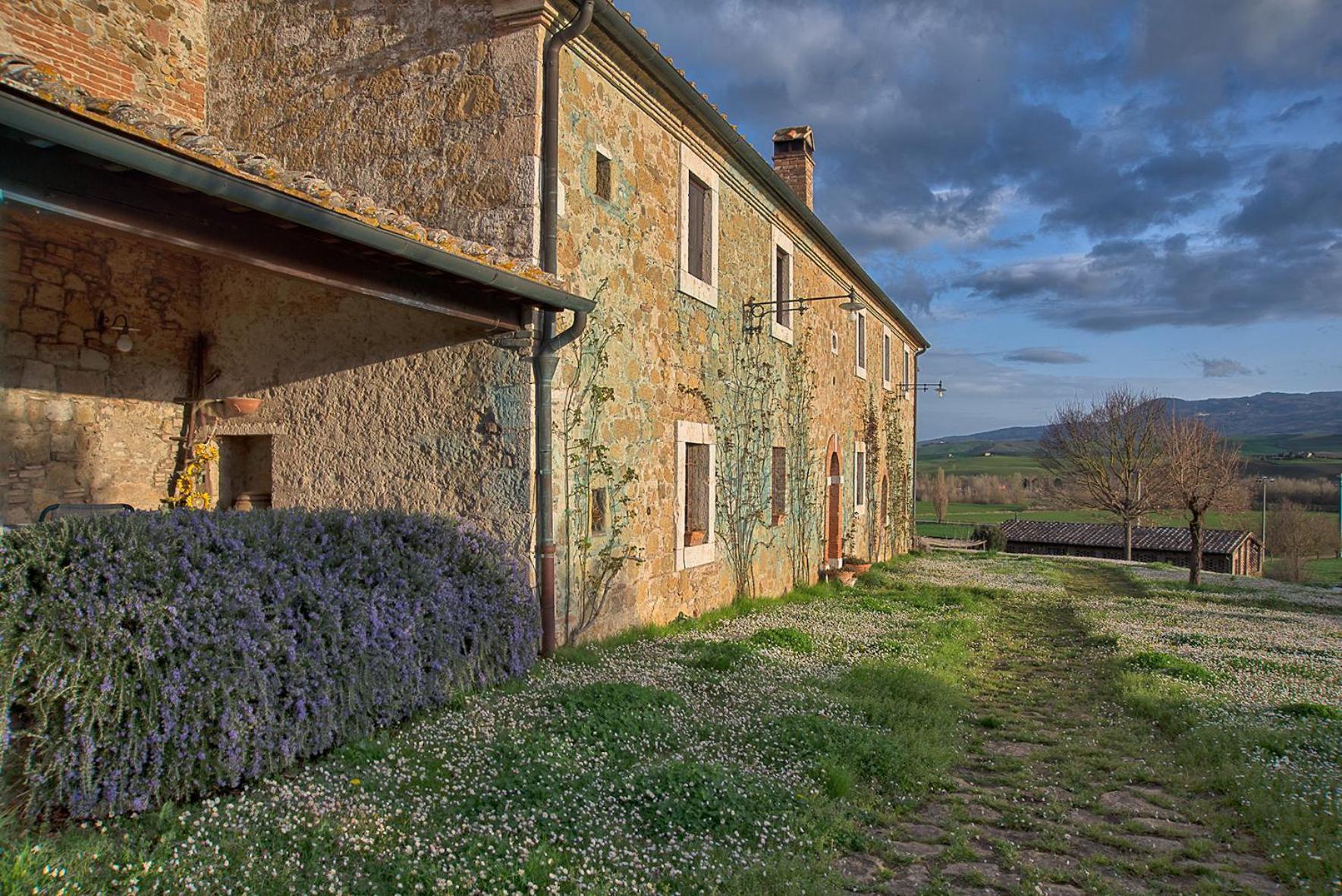Agriturismo Le Sorbelle D'Orcia Con Piscina 피엔자 외부 사진
