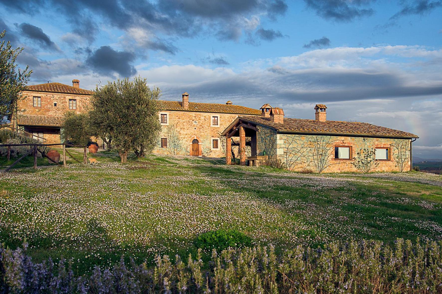 Agriturismo Le Sorbelle D'Orcia Con Piscina 피엔자 외부 사진