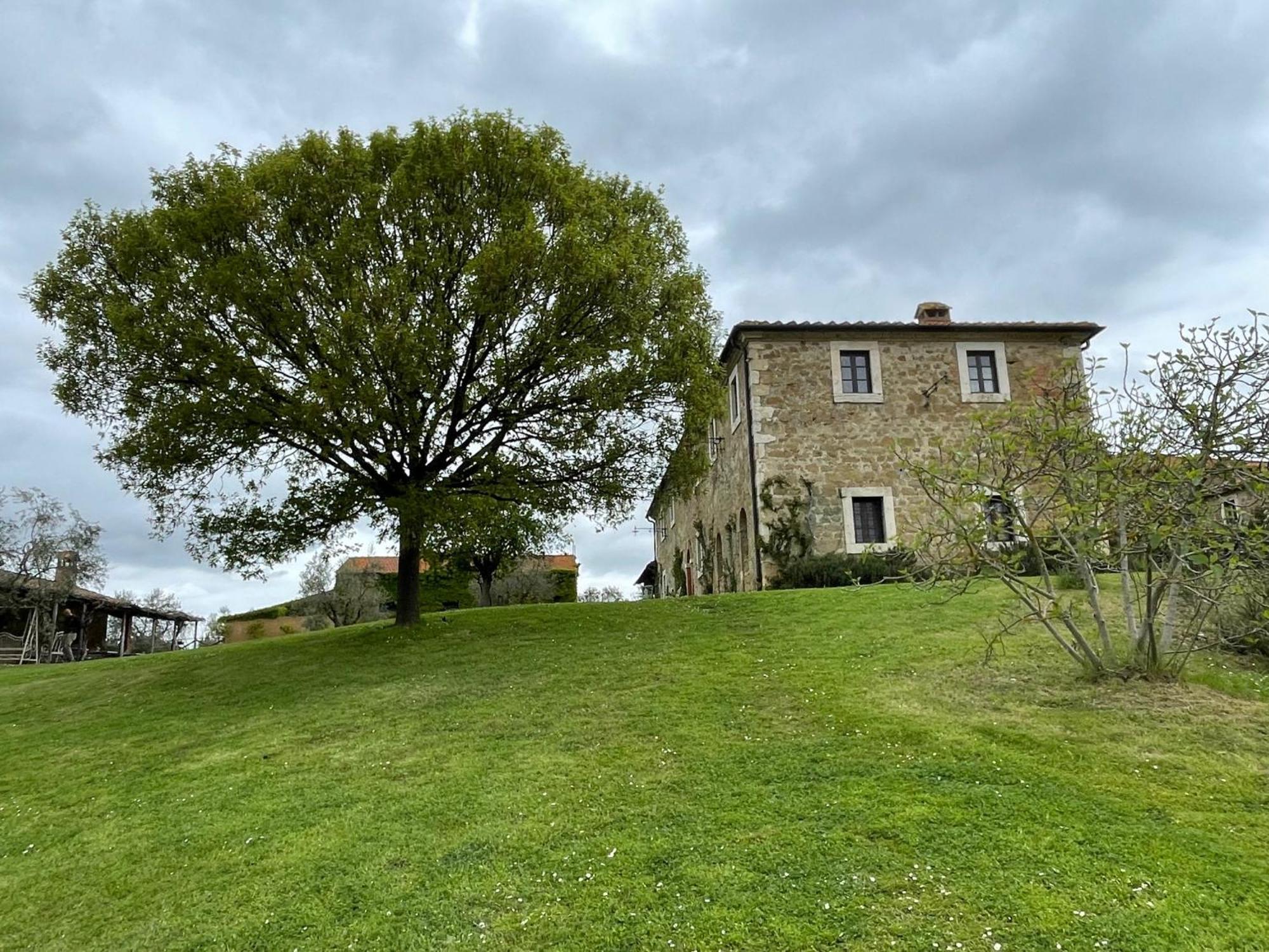 Agriturismo Le Sorbelle D'Orcia Con Piscina 피엔자 외부 사진