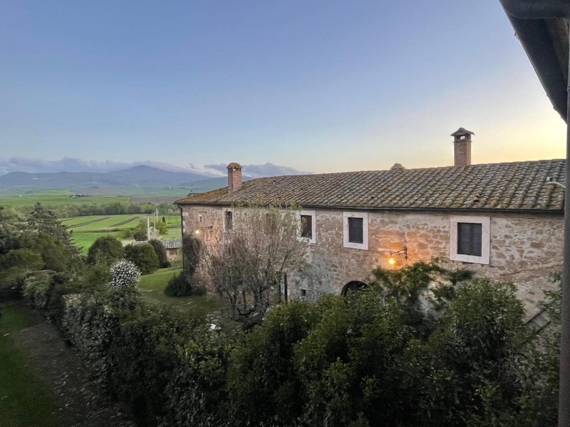 Agriturismo Le Sorbelle D'Orcia Con Piscina 피엔자 외부 사진