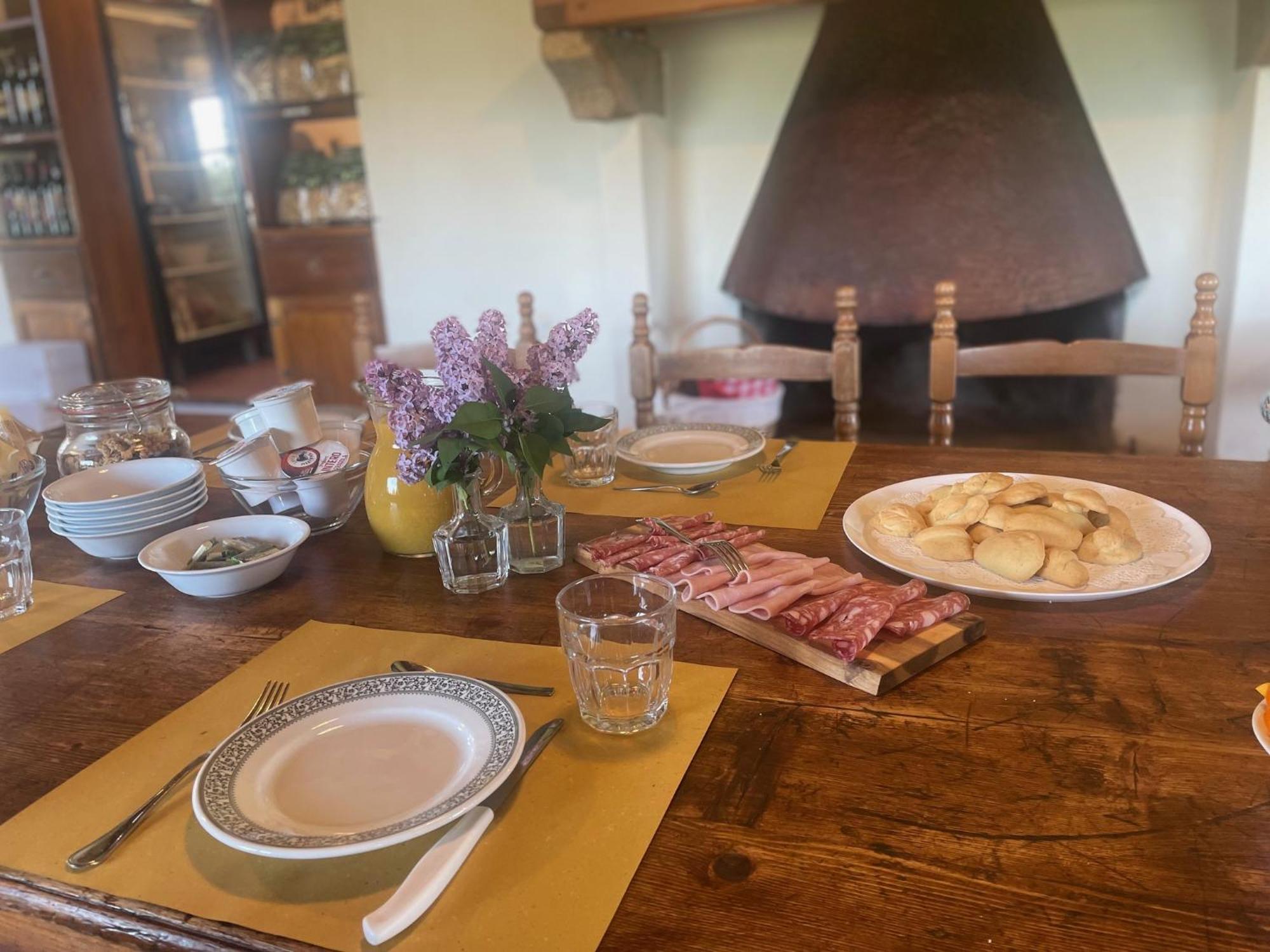 Agriturismo Le Sorbelle D'Orcia Con Piscina 피엔자 외부 사진