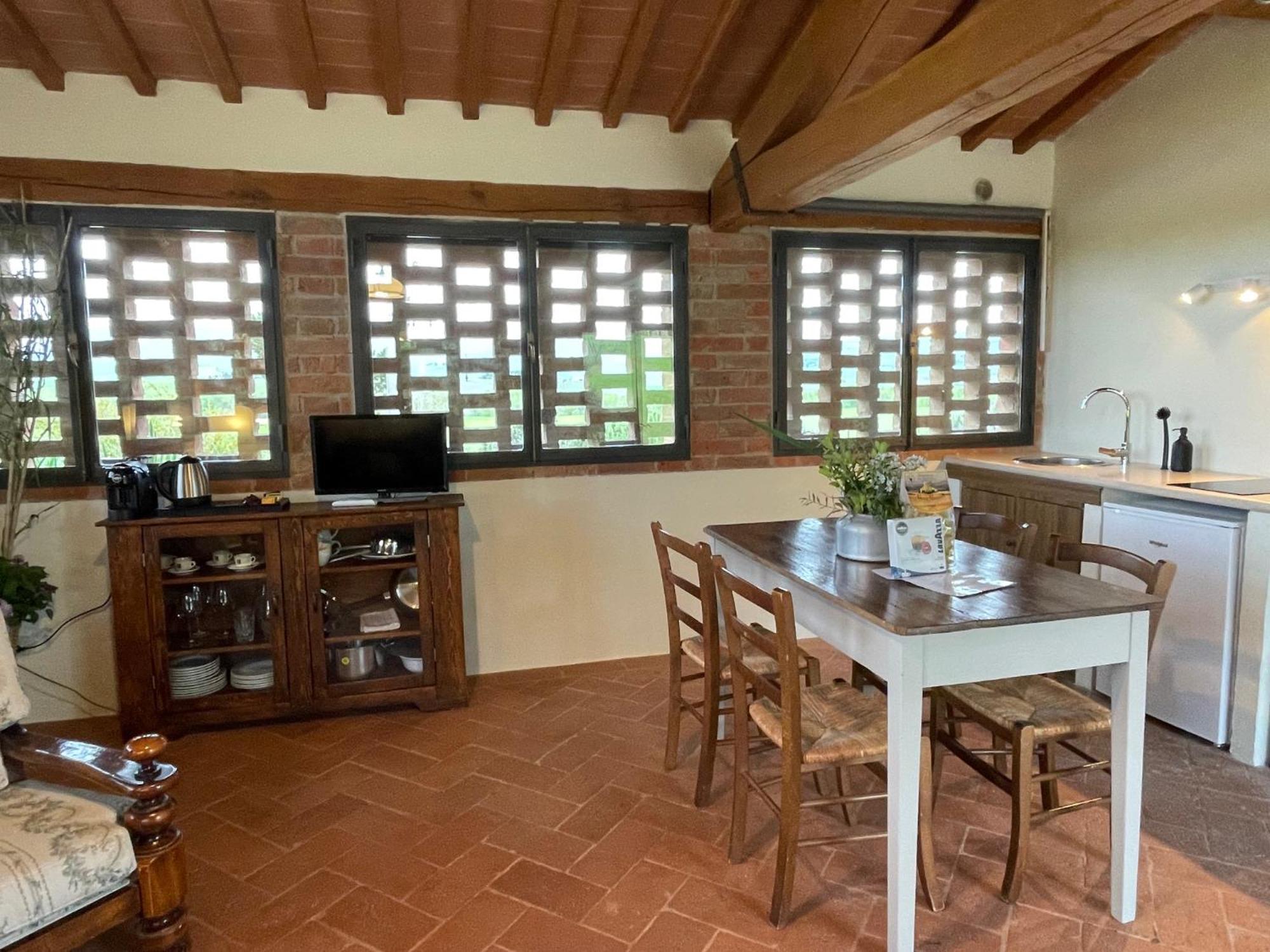 Agriturismo Le Sorbelle D'Orcia Con Piscina 피엔자 외부 사진
