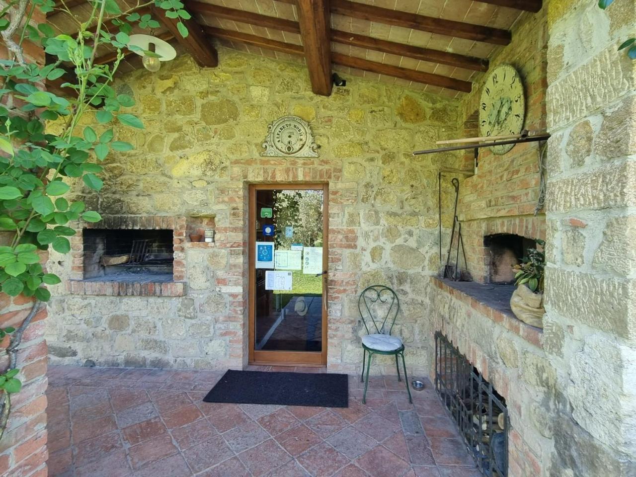 Agriturismo Le Sorbelle D'Orcia Con Piscina 피엔자 외부 사진